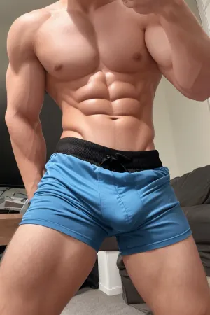 Il ragazzo caldo di 20 anni era seduto sulla spiaggia, ammirando il suo corpo muscolare e pantaloncini stretti. Non poteva fare a meno di sentire un po' autocosciente su quanto mostrasse lui stesso, ma non poteva negare che si sentisse