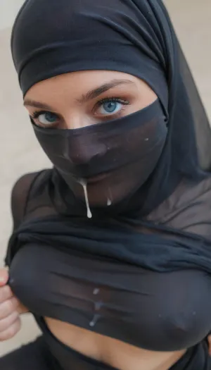 Una giovane ragazza in Afghanistan, appena 18 anni, era coperta di sperma denso da un servizio fotografico pornografico. Aveva tette perfette e un top trasparente che ha rivelato i suoi capezzoli. I suoi occhi azzurri erano nascosti dietro il nero spesso